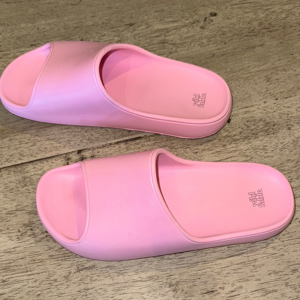 Wild fable slippers